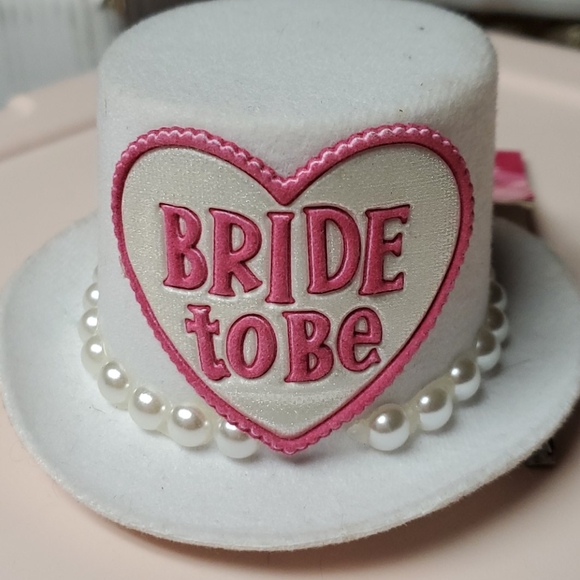 Bride to be hair clip - Picture 1 of 4